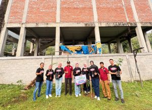 Peringati May Day 2026, PT BPR Jwalita Trenggalek Gelar Gerakan Penanaman Pohon untuk Kelestarian Lingkungan