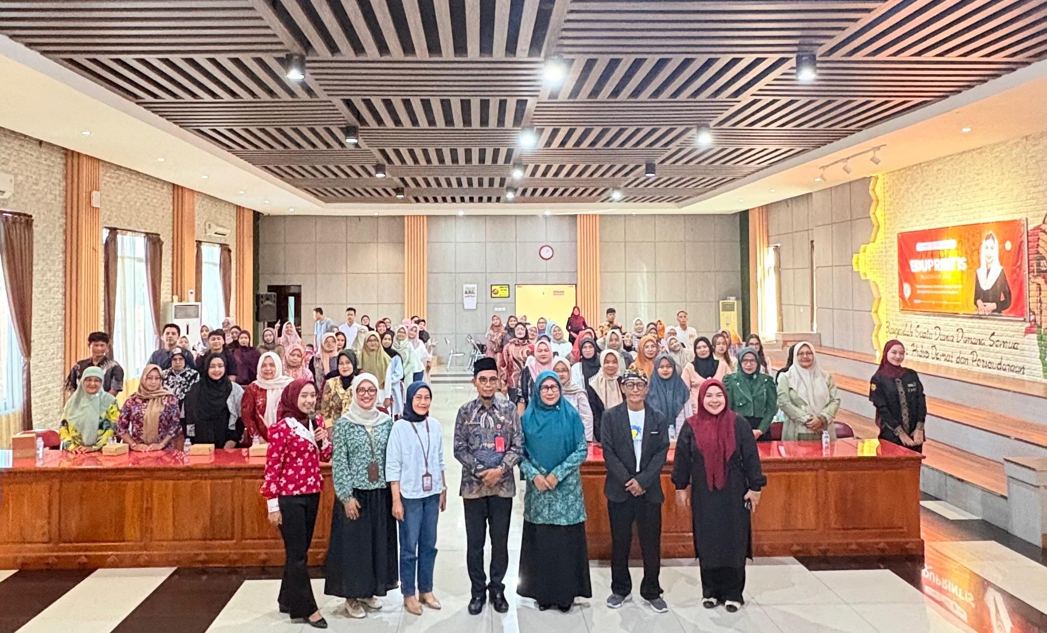 Tingkatkan Literasi Keuangan Perempuan, PT BPR Jwalita Trenggalek Sukses Isi Eduprintis Roadshow 2026