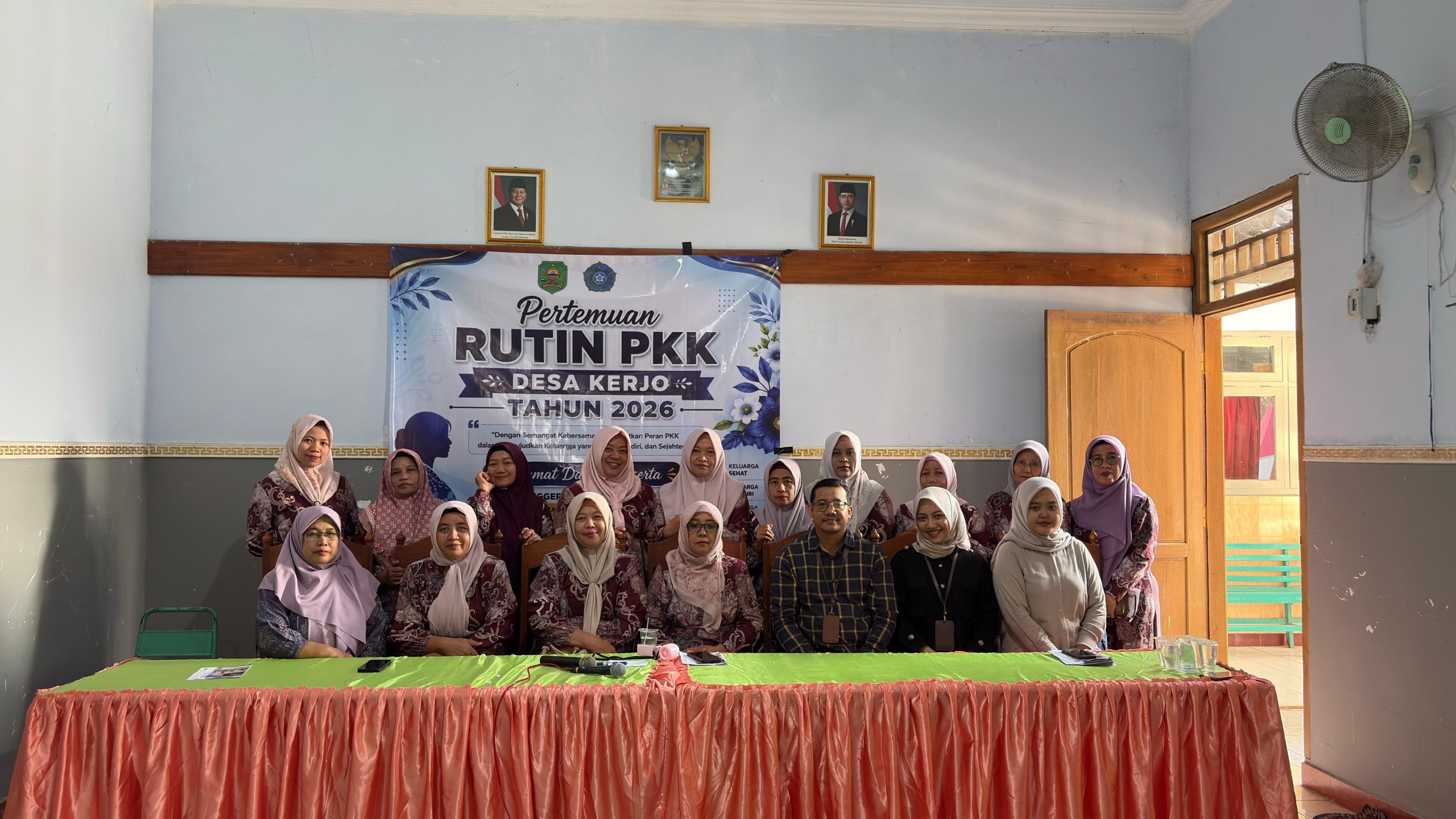 PT BPR Jwalita hadir dan bersilaturahmi dalam kegiatan rutin ibu-ibu PKK Desa Kerjo, Kecamatan Karangan.